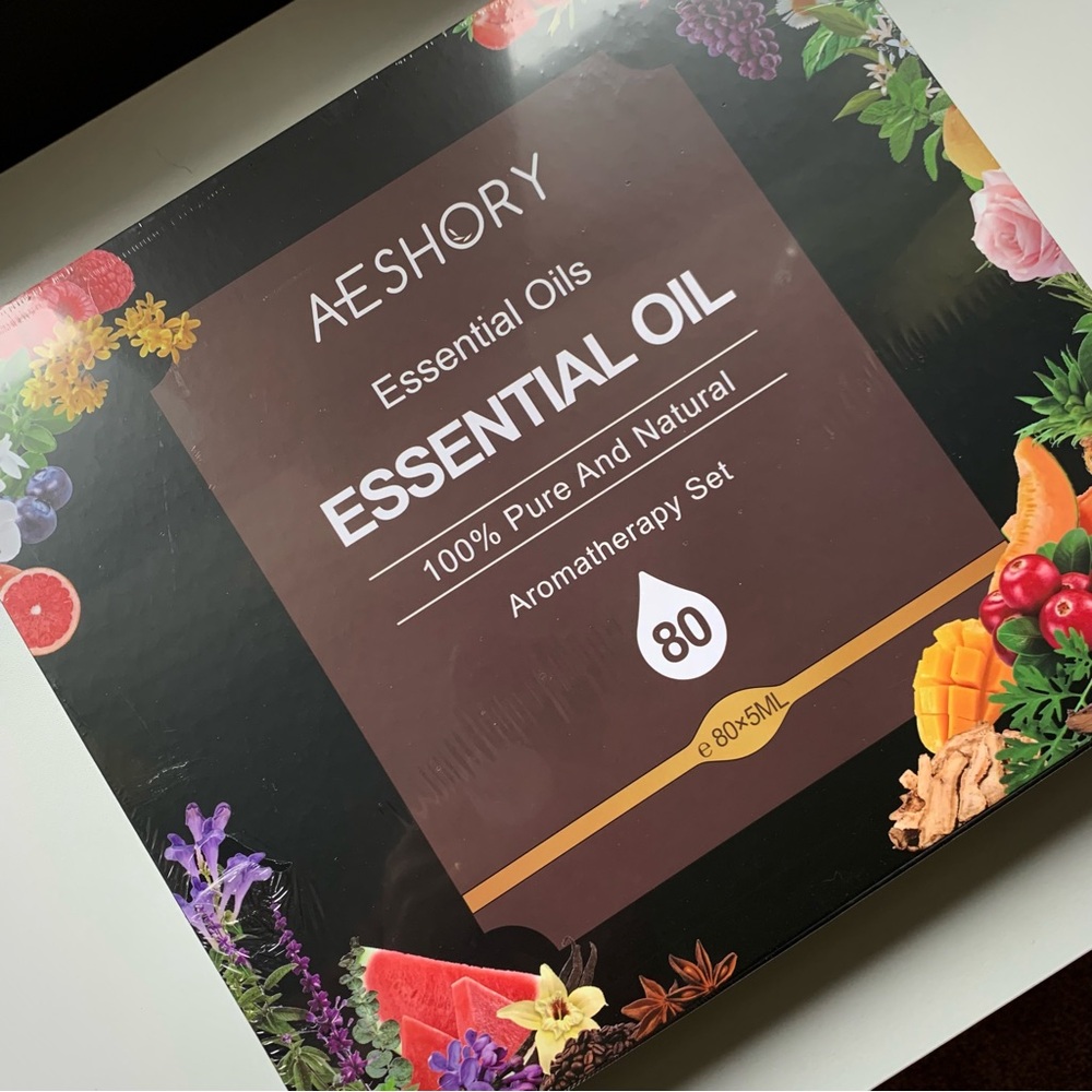 NIB 80 piece essential oil aromatherapy set